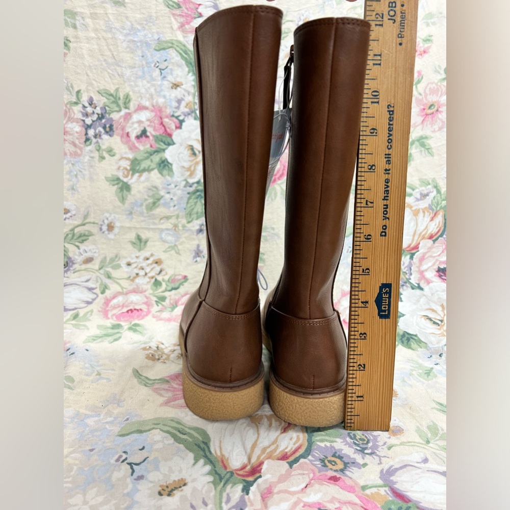 Tall boots - Picture 6 of 10